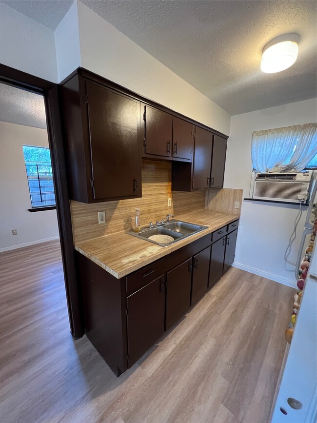 Photo - 2501 Cleburne St Unidad 1