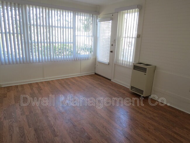 Photo - 4535 Upland St