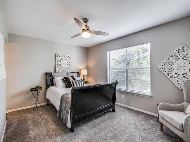 Photo - Greenbrier Apartments