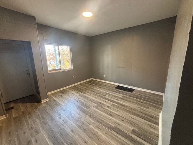 310 E 16th Ave