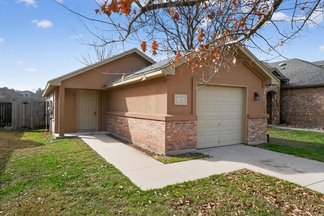 Building Photo - 1200 Brendon Lee Lane