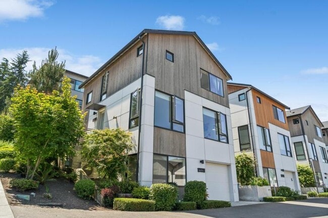 3 bedroom in Seattle WA 98118 - 3 bedroom in Seattle WA 98118 Townhome