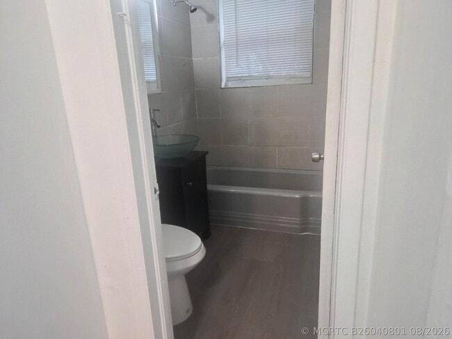 Building Photo - 2032 NE 168th St Unit # 1