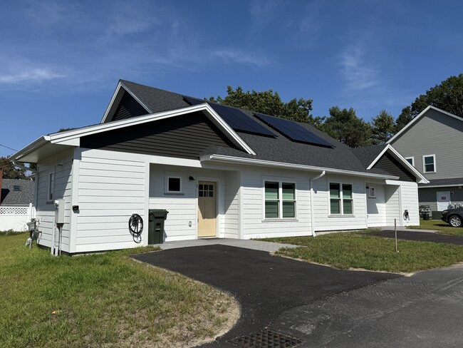 Building Photo - 42 O'Neil St