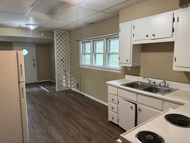 Photo - 724 N 25th St Unit 724 N 25th St. Apt A St. Joseph, MO 64506
