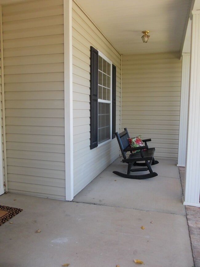 Photo - Large 6 Bedroom, 3 Bath house in Pineville