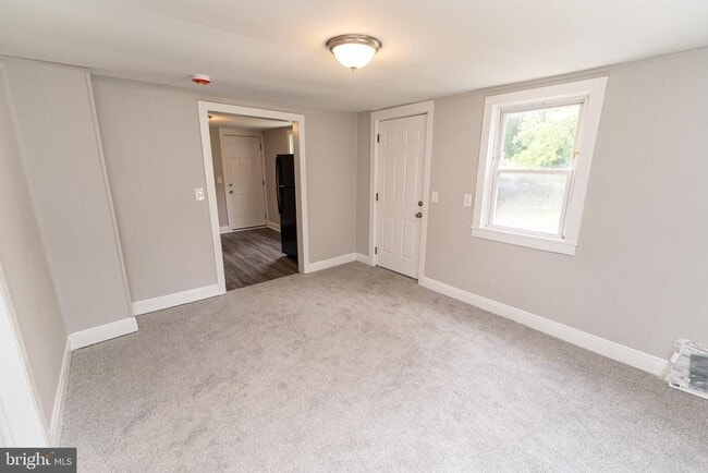 Photo - 113 Davis Ln