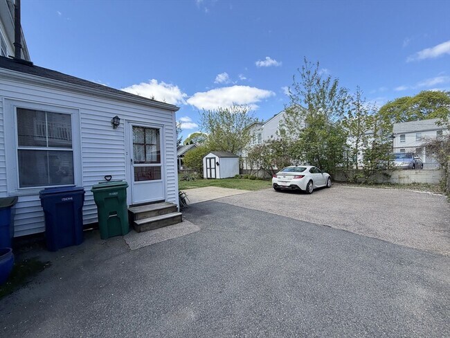 Photo - 17 Clinton St