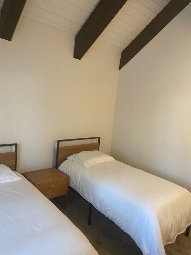 Photo - 383 Canyon Blvd