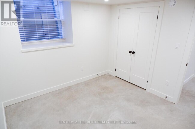 Photo - 1370 Killarney Beach Rd Unit 207