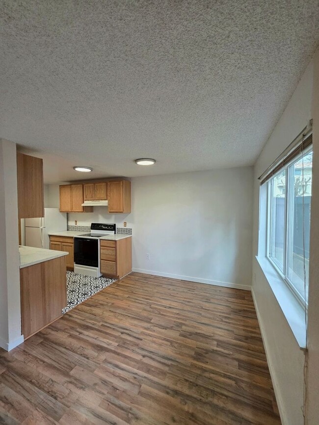 Photo - 1150 NE Sunset Blvd