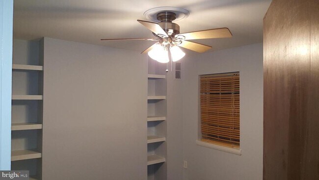 624 Stirling St