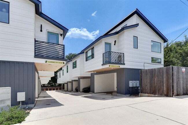 Building Photo - 913 Duncan Ln Unit 101