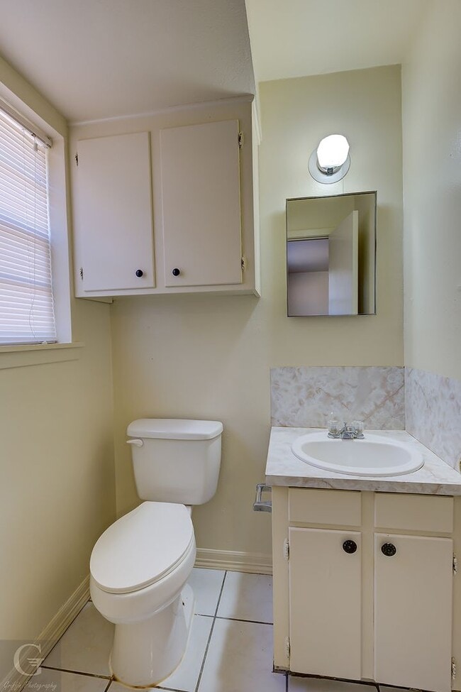 Photo - 3 Bedroom 1.5 bathroom
