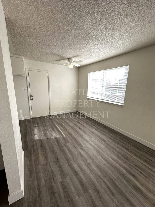 Photo - GIL560 Unit 1