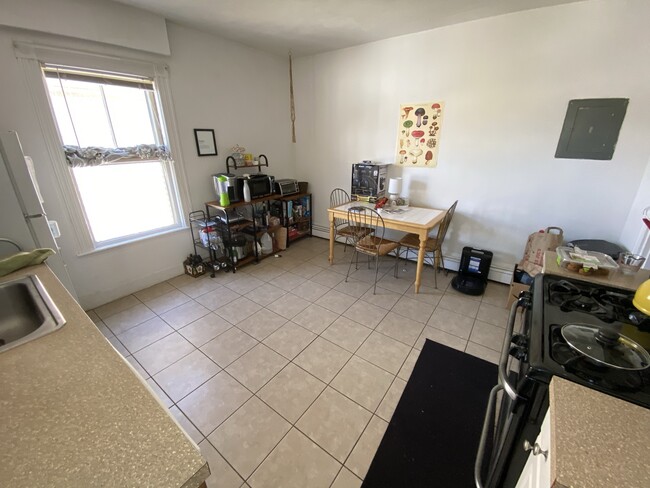 Photo - 66 Murdock St Unit 2