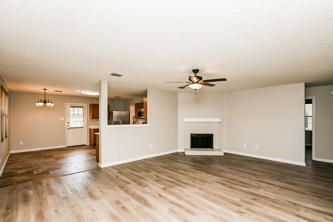 Photo - 1732 Rialto Way