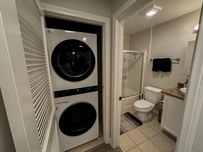 5252 Balboa Arms Dr Unit Clairemont Condo