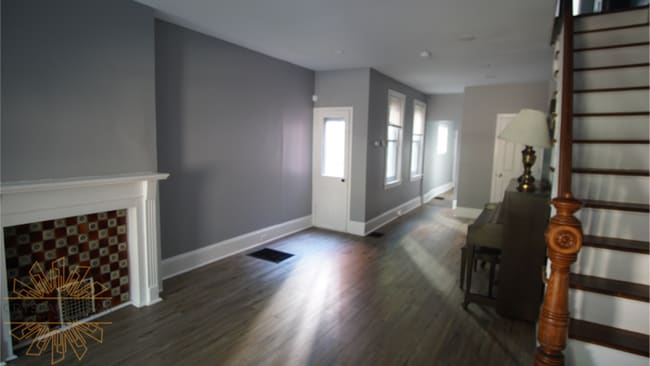 Photo - 107 W 13th St