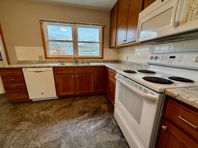 Photo - 1912 Waterloo Rd