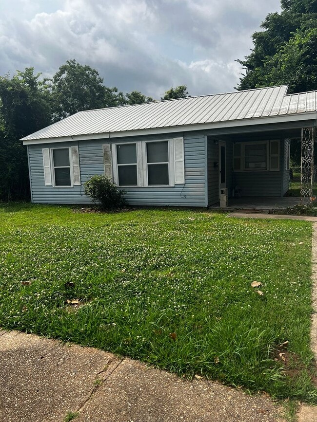 Photo - 2662 Olive St