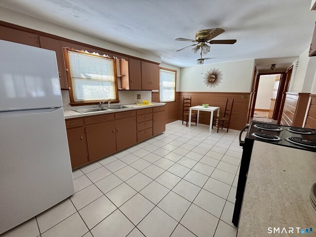 Photo - 148 Edgewood Dr