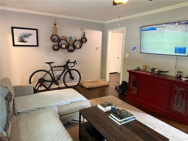 Photo - 905 N Mission Blvd