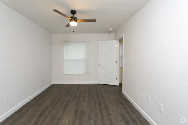 1BR-1BA Bedroom - Addison Lane