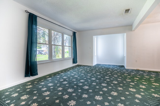 Photo - 24 Cinderella Ln NW