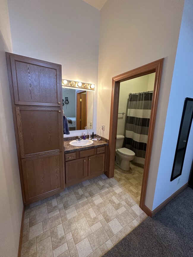 Photo - 121-123 S Main St