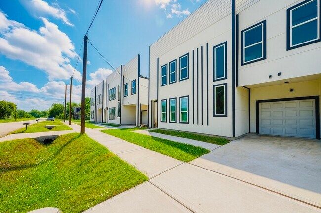 Photo - 8132 Penrod St