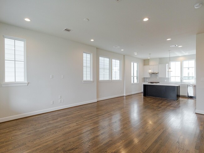 Photo - 2808 Grand Fountains Dr Unidad D