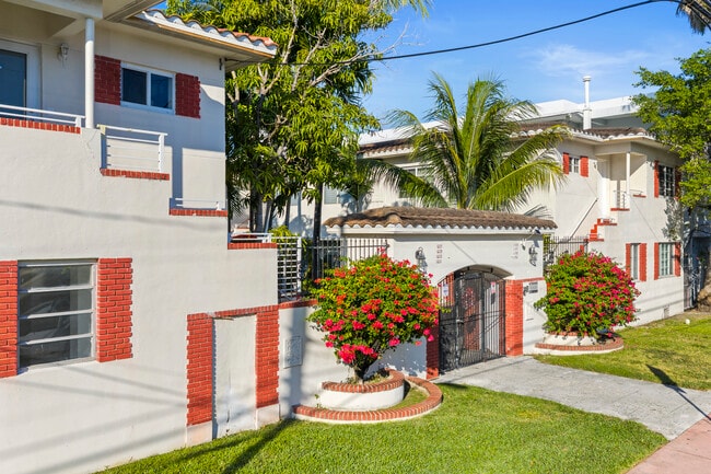 Building Photo - 1203 Marseille Dr Unit 1203 Marseille Dr. 21