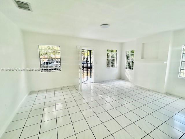 Photo - 569 NW 42nd St