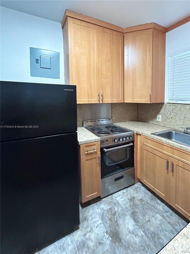 Building Photo - 1141 SE 6th Terrace Unit 1 Rental