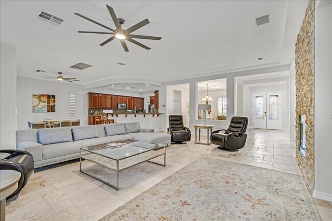 Photo - 2738 Kingclaven Dr