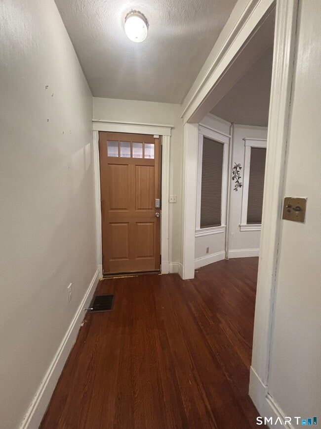 Photo - 143 Brown St