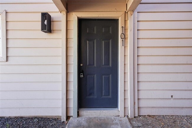 Building Photo - 2705 Windswept Cove Unit 101