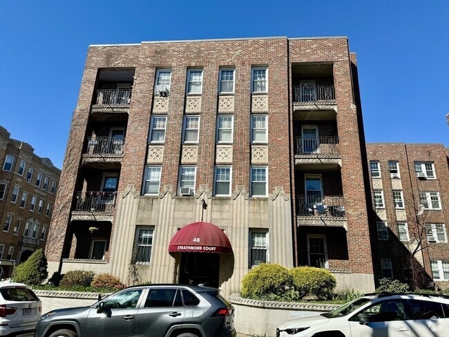 Building Photo - 48 Strathmore Rd Unit 1 Rental