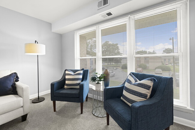 Photo - Marina Point