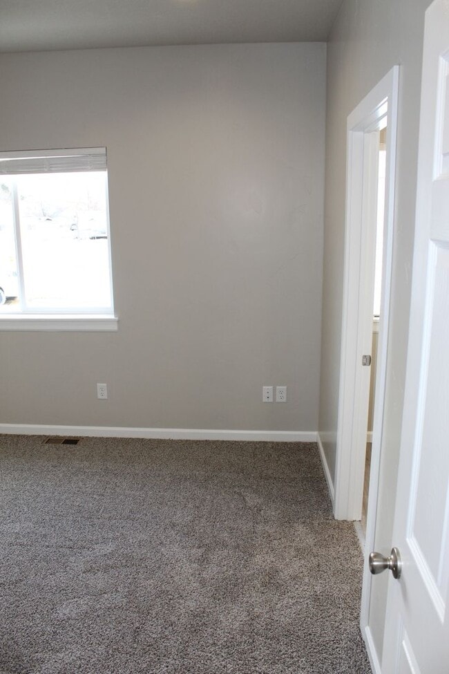 Photo - Beautiful Newer Townhouse