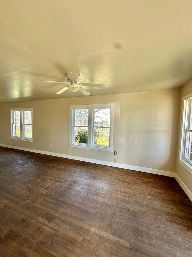 Photo - COMING MAY 2026 - Cozy 3 Bedroom Home Walking Distance to ASU Campus!