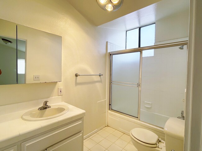 Photo - 3760 Kelton Ave Unit 3