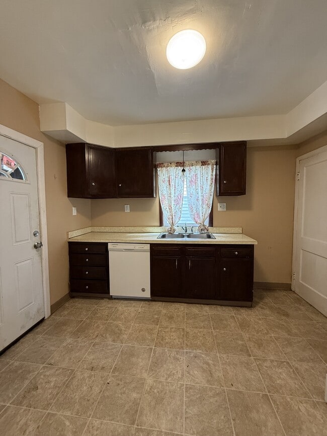 Photo - 461 E 147th St