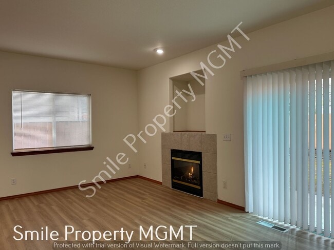 Photo - Lovely house with 3 bedrooms and 2.5 bathroom.