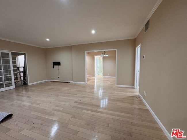 Photo - 8550 Holloway Dr Unit 101