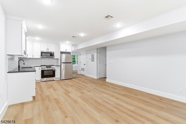 Photo - 129 Mt Pleasant Ave Unidad 1