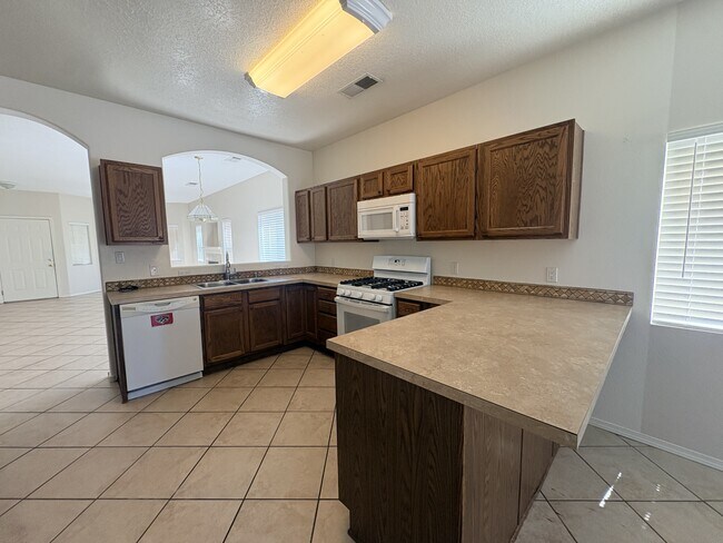 Photo - 7180 Husky Dr NE