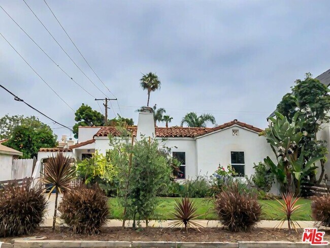 Photo - 2912 S Beverly Dr