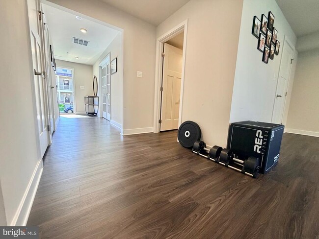 Photo - 8627 Satinwood Dr